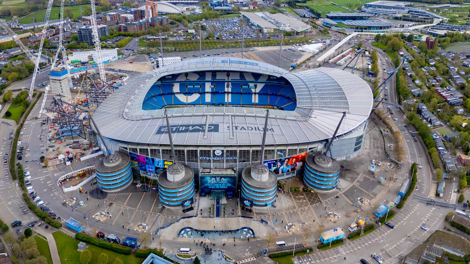 Etihad Weighs Suing Premier Le...